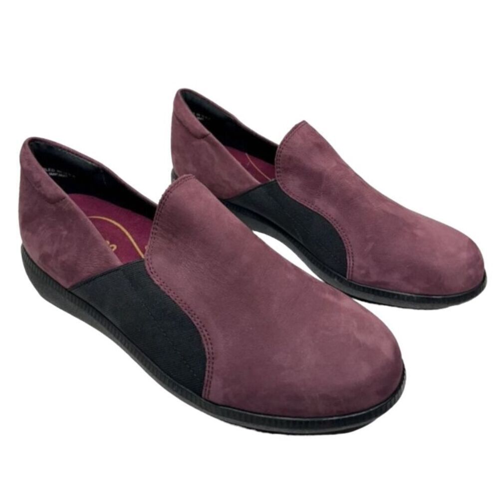 Munro Slip On Sneaker Size 10.5 Wide Burgundy Leather Cushioned Slip On Shoes